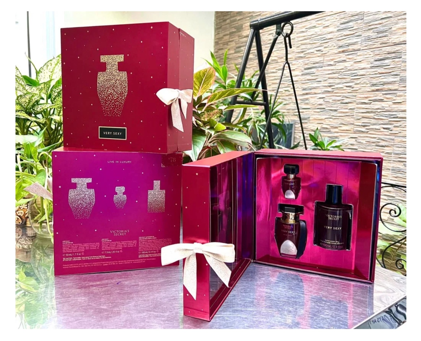 Set quà tặng nước hoa Victoria’s Secret Very Sexy 3 món ( EDP &amp; Body oil )