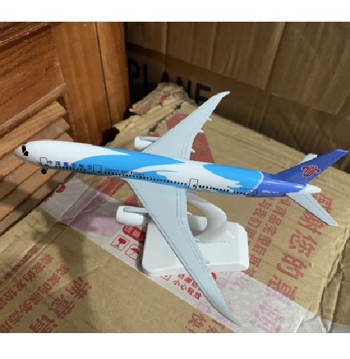 Mô hình máy bay tĩnh B787 China Southern 18cm có bánh xe