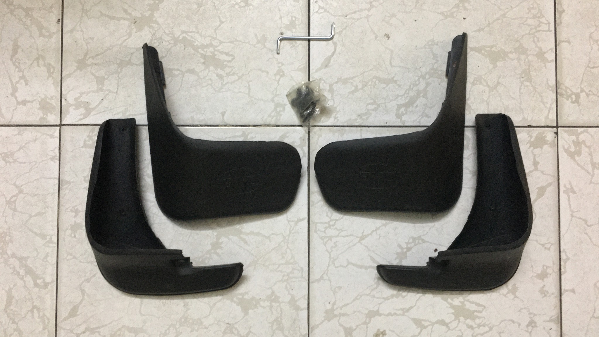 Bộ chắn bùn bánh xe Byd F0