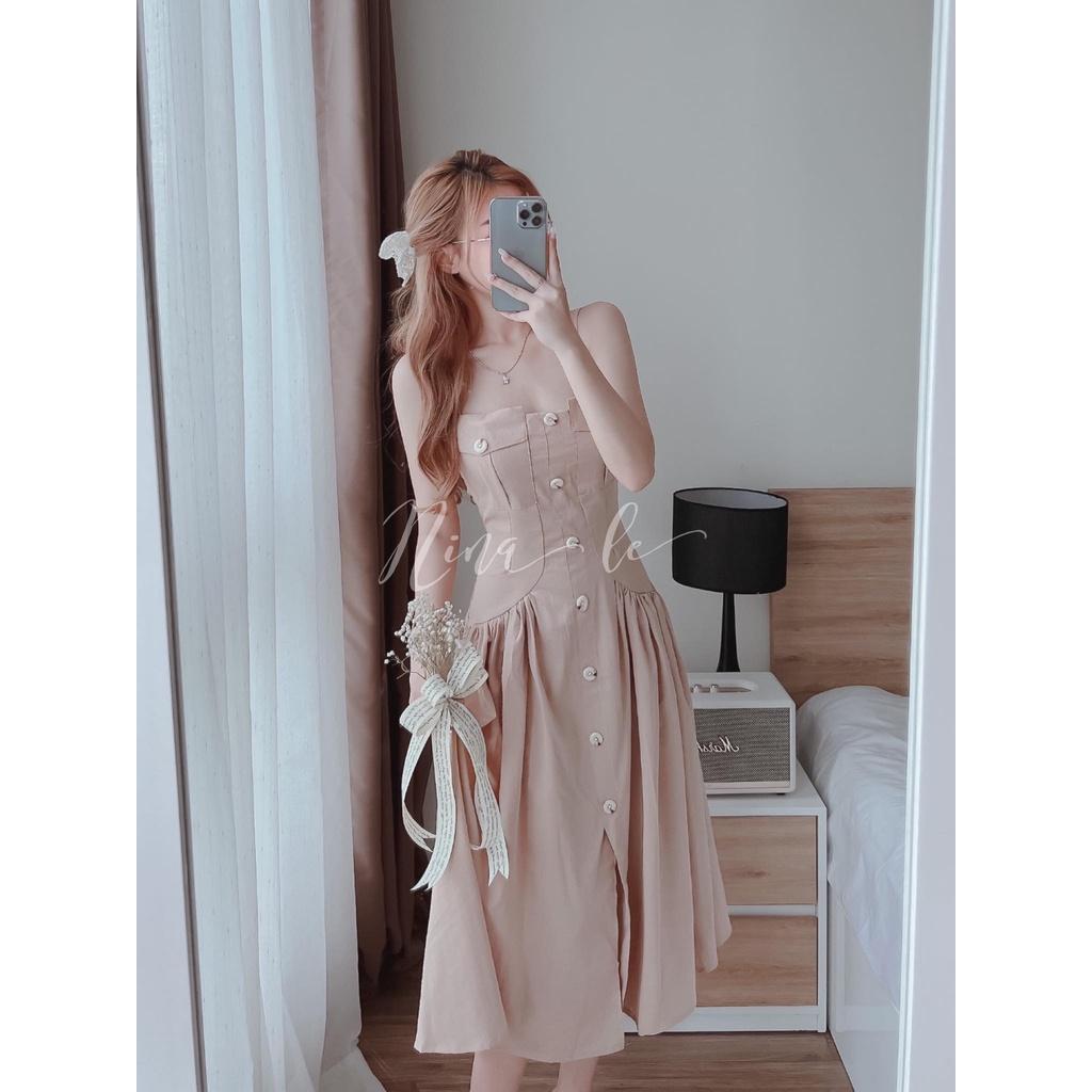 Đầm váy hai dây dáng xòe xếp ly sang chảnh, màu sắc giúp nàng nổi bật dạ tiệc, dạo phố.