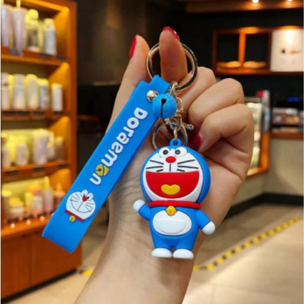 Móc Khóa chú Mèo Máy Doraemon màu xanh nhạt đang ngồi Anime dễ thương