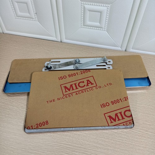 Bộ Khung Biển Số Ô Tô Inox Trước Sau Kèm Mica Đủ Pát Và Ốc