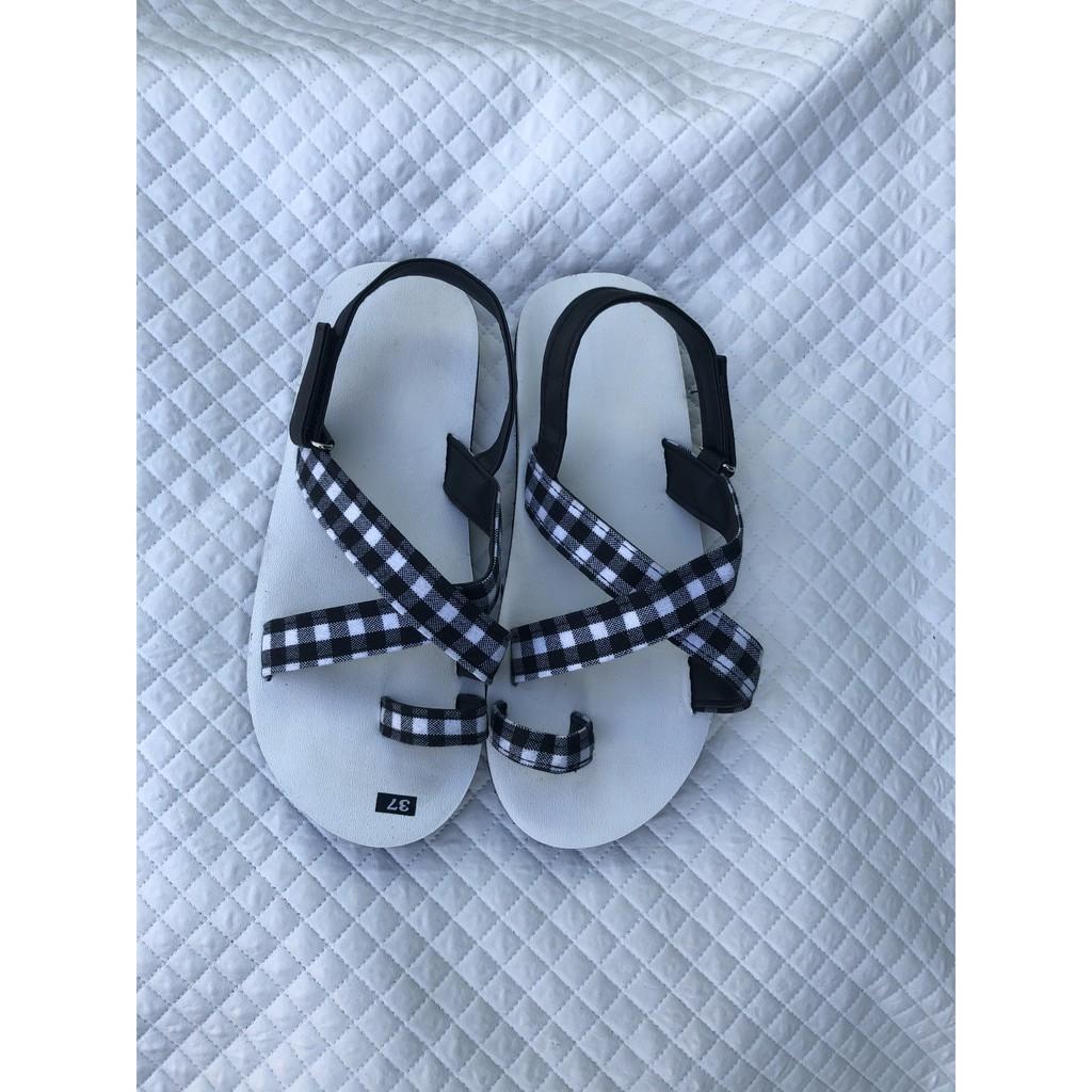 sandals nữ A24 ca rô size từ 35 nữ đến 42 nữ đủ màu đủ size nhắn tin để chọn thêm