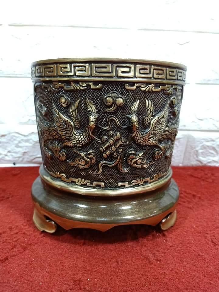 Bát Hương Đồng vàng 16 trạm trổ Rồng Phượng bày biện ban thờ đem đến gia chủ sự may mắn , thịnh vượng đường kính 12cm