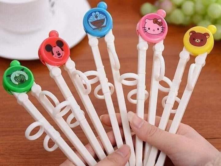 Đũa tập ăn dặm xỏ ngón hình thú cho bé nhanh biết cầm đũa