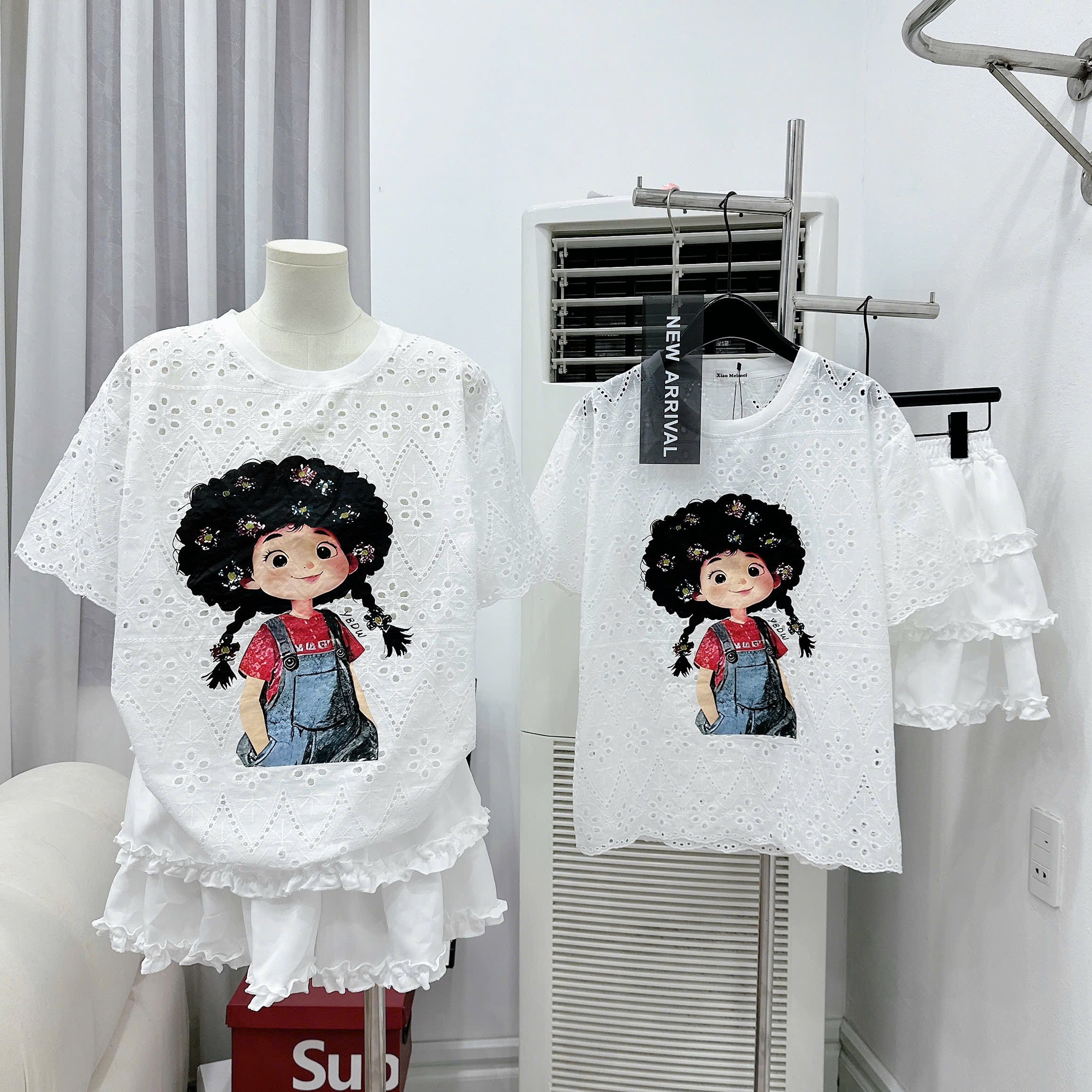 Set váy ren bèo in cô gái tóc xù siêu HOT loại 1 chuẩn ảnh