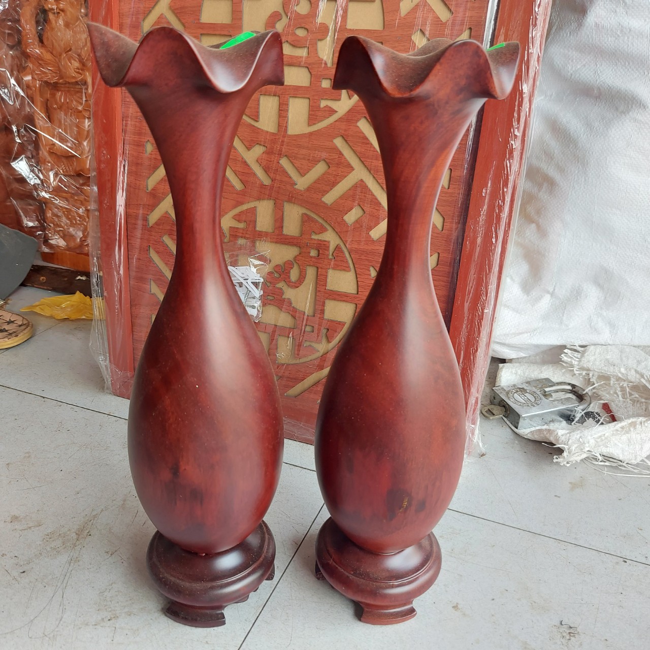 Đôi lục bình gỗ lim,cặp lục bình gỗ nguyên khối, bộ 2 món trang trí sang trọng cao 40cm