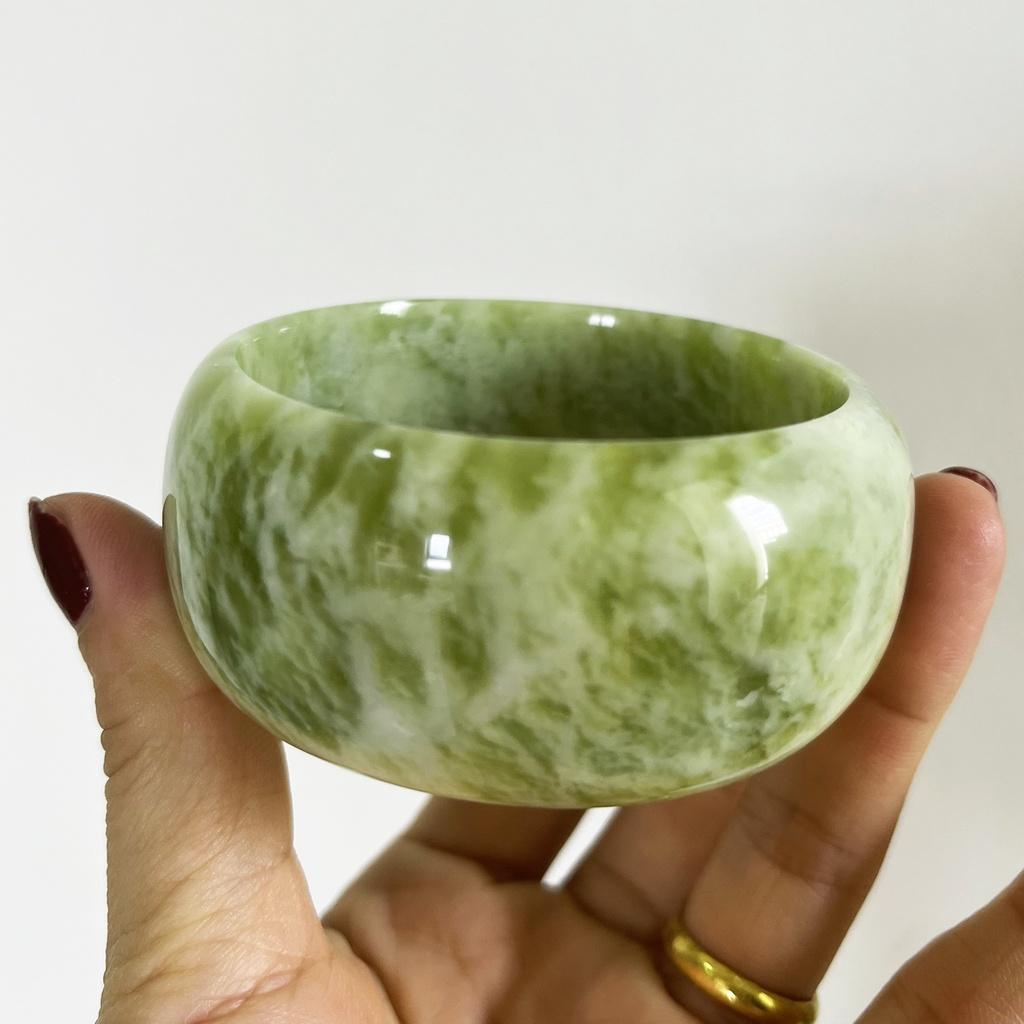 Vòng tay cẩm thạch đá tự nhiên bản ôm cao 3cm ngọc nhiều size cho người mệnh Hỏa và Mộc