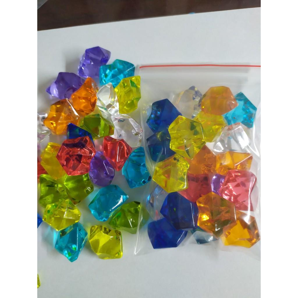 Bịch 20 viên sỏi nhựa đủ màu.