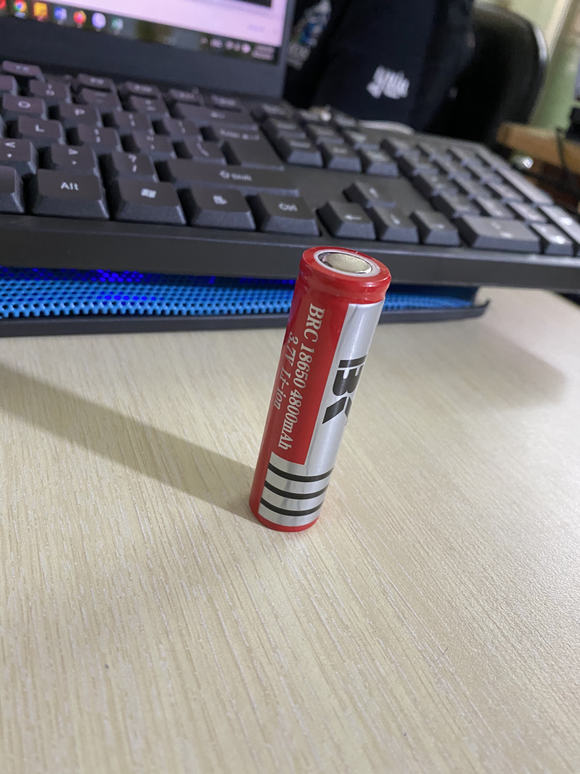 Bộ 2 Pin sạc dung lượng cao 18650 4200 mAh 4,2V li-ion