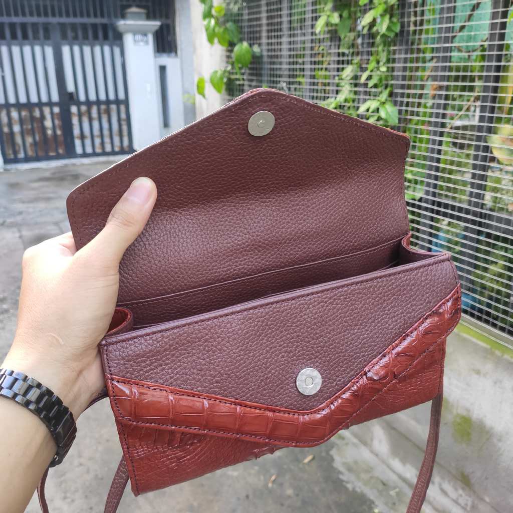Túi đeo nữ da cá sấu