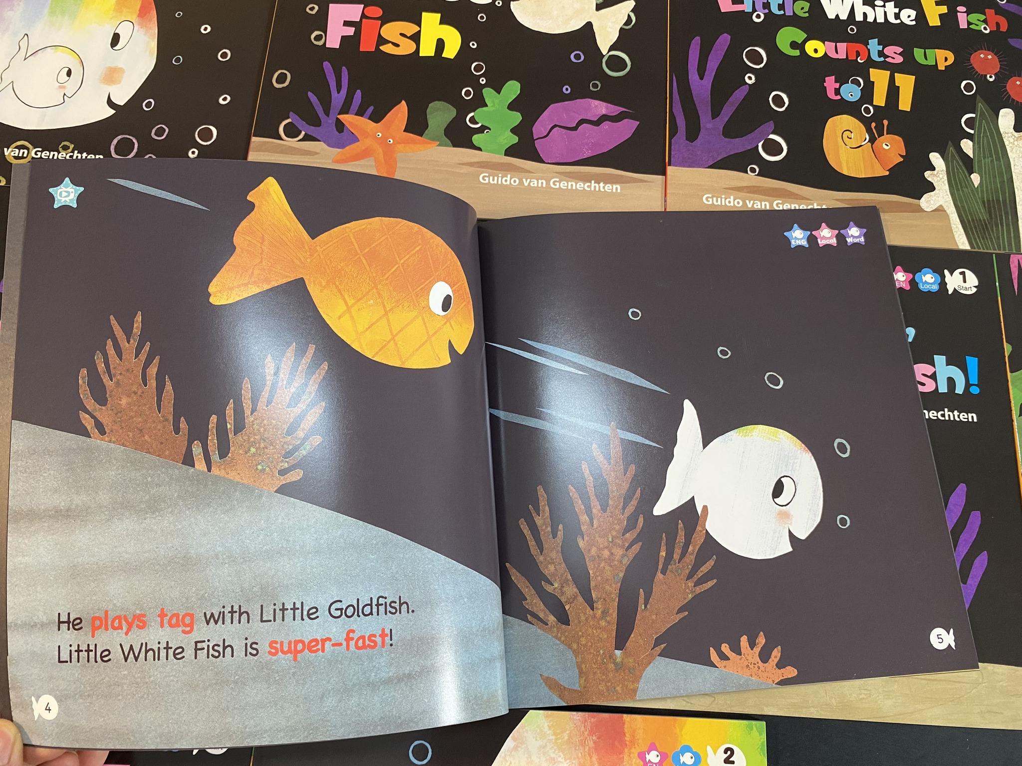 Little White Fish (Cá bé trắng) - 10 Books + Game Card | Bản Nhập Khẩu