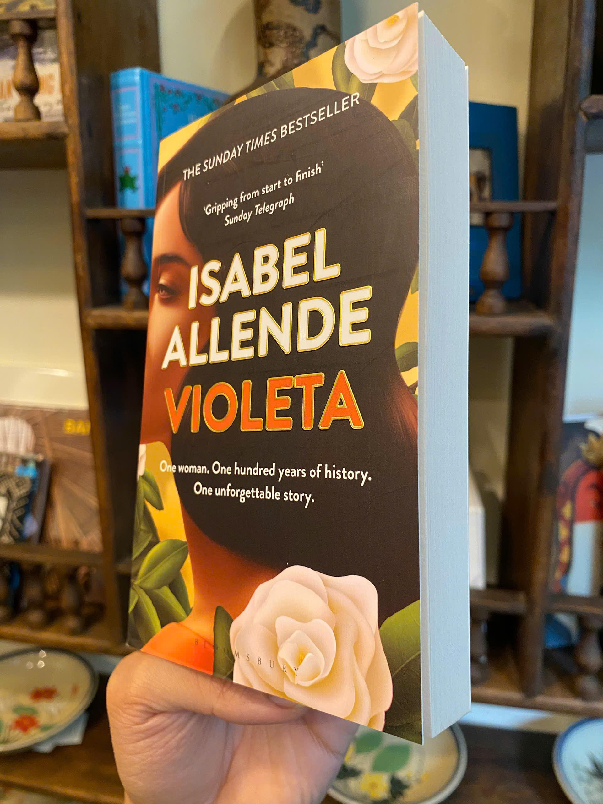 Sách - Violeta by Isabel Allende | Historical Fiction in English / Ngoại văn Nhập khẩu