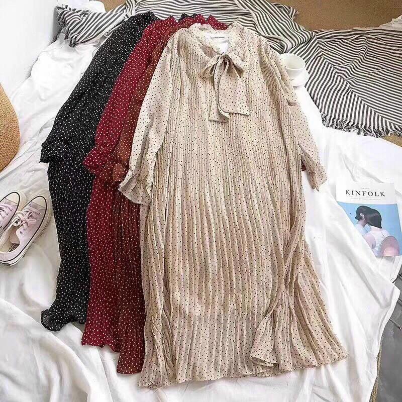 Váy chấm bi cổ nơ