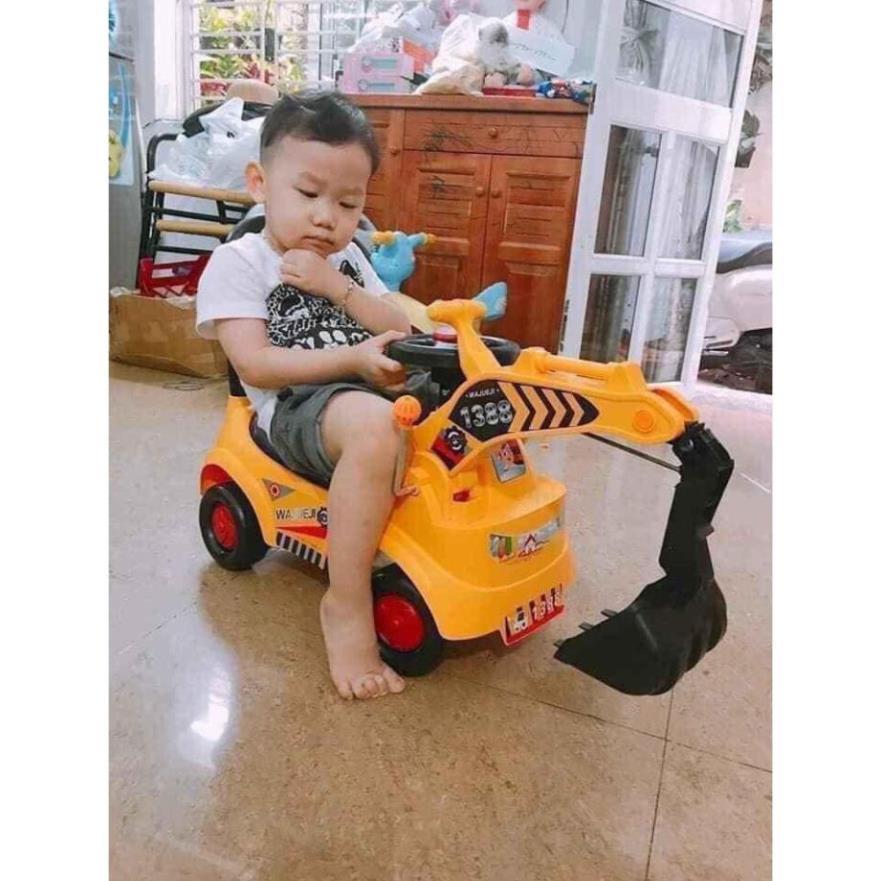 XE CẨU CHÒI CHÂN 1388 SIÊU HOT CHO BÉ YÊU ( ĐIỆN MÁY NỘI ĐỊA TRUNG