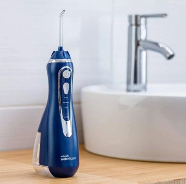 Máy Tăm Nước Du Lịch WATERPIK WP-563, Máy Tăm Nước Không Dây, Áp Lực Nước Mạnh, Loại Bỏ Tới 99,9% Mảng Bám, Hoàn Hảo Cho Niềng Răng, Cấy Ghép, 3 Cài Đặt Áp Suất Khác Nhau, Nhập Đức, Bảo Hành 12 Tháng