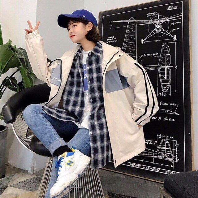 Áo khoác dù nữ hai sọc ở tay