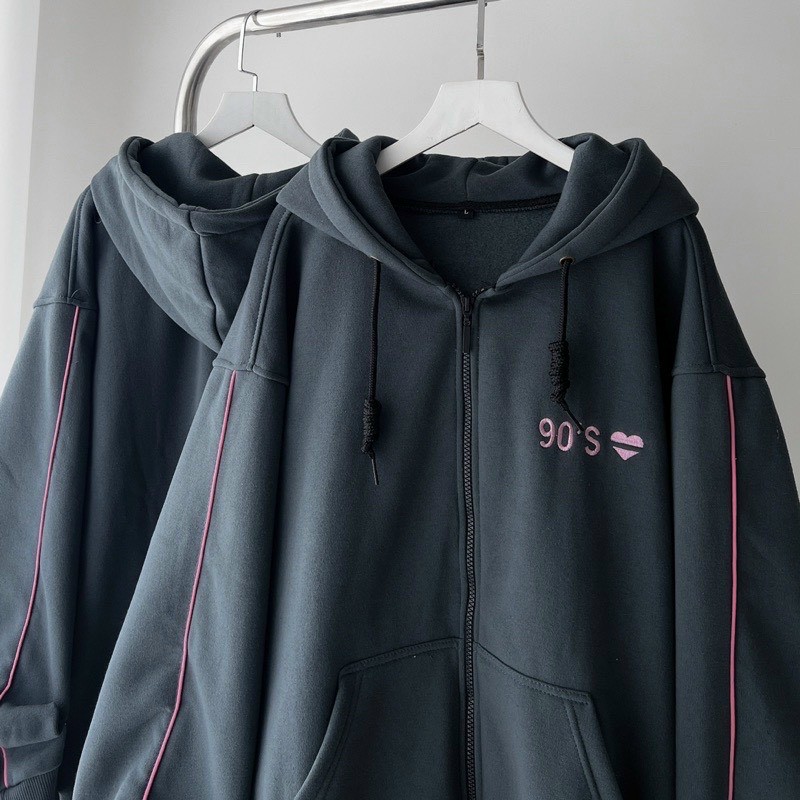 Áo Khoác Nỉ Thêu Chữ 90'S Chạy Mí Viền- Áo Hoodie Có Dây Kéo Nón 2 Lớp Tay Phồng Unisex Cặp Đôi Nam Nữ Couple phối Viền mũ 2 lớp trùm qua đầu chống nắng tốt