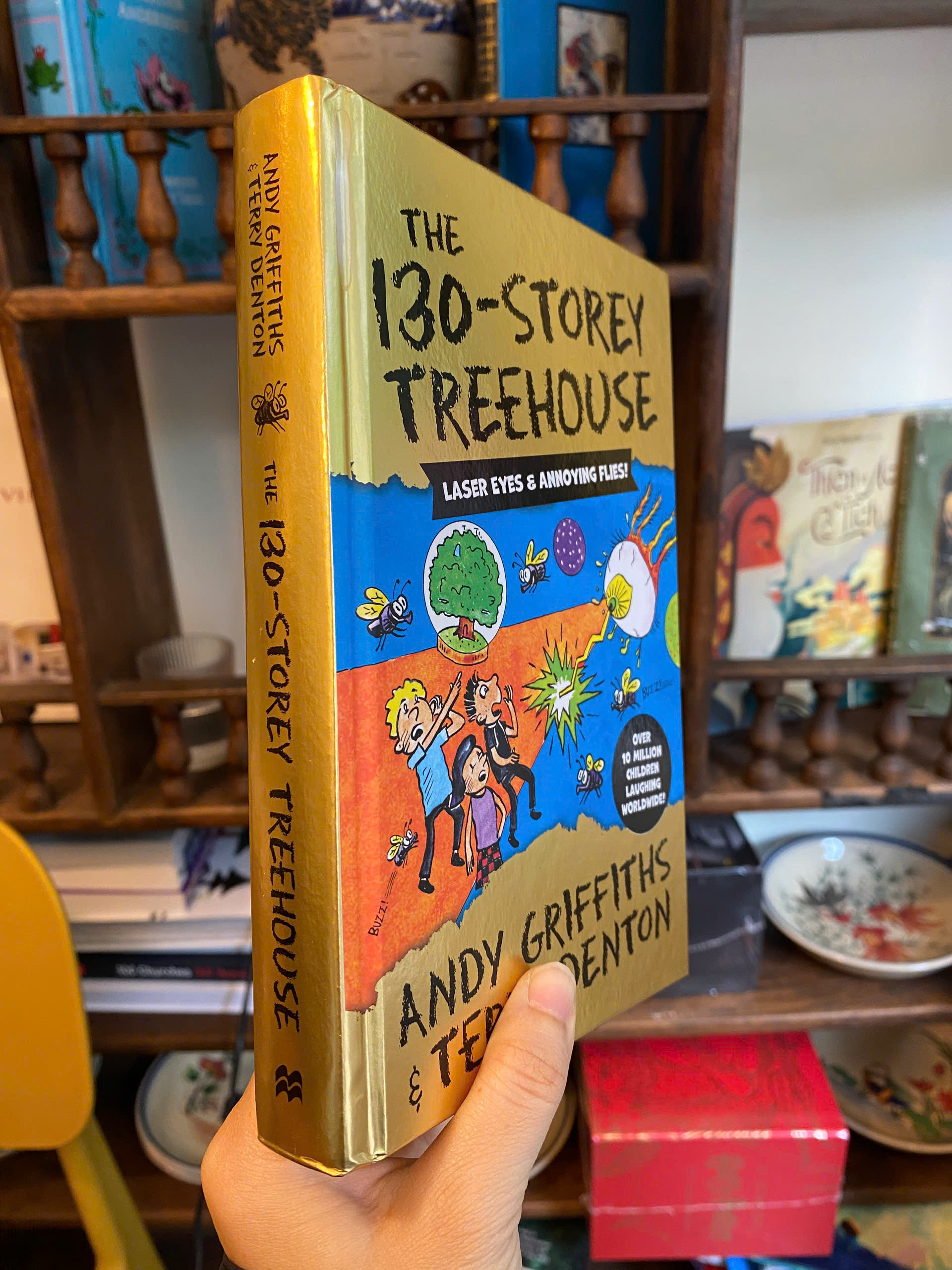 Sách - The 130 Storey Treehouse by Andy Griffiths - Childrens/Fiction book in English - Bìa Cứng