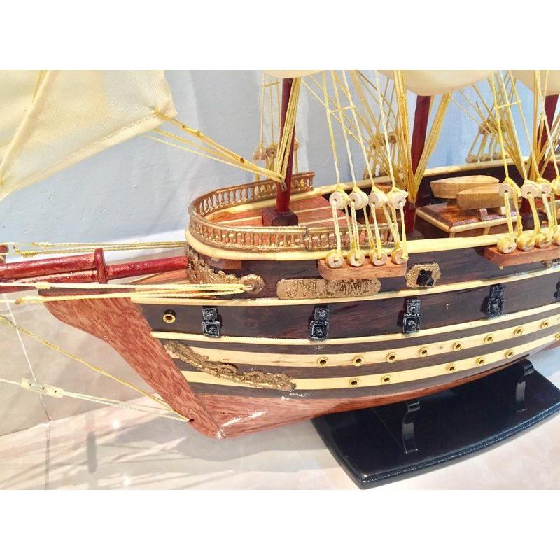 Thuyền Buồm Dài 56cm Gỗ Còng- Buồm màu Trắng Vàng