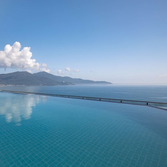 Radisson Hotel 5* Đà Nẵng - Đối Diện Biển, Buffet Sáng, Hồ Bơi Vô Cực, Vị Trí Đẹp, Khách Sạn Mới