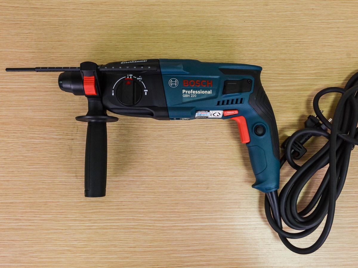 MÁY KHOAN BÚA 720W 2J BOSCH GBH 220 - HÀNG CHÍNH HÃNG