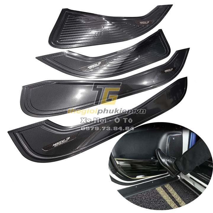 Ốp chống xước Tapli, Táp li cửa Mazda 3 2020 vân Carbon