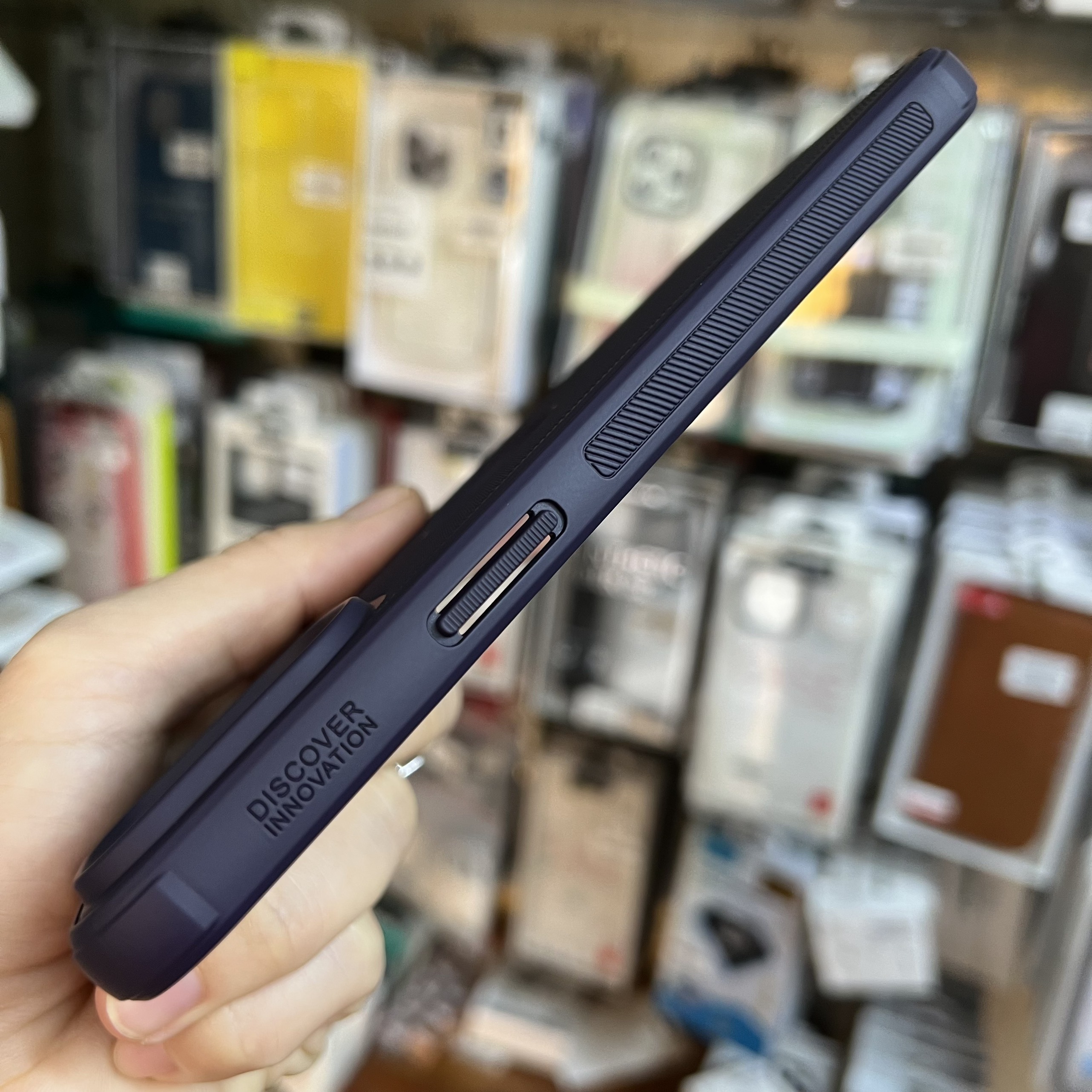 Ốp lưng Nillkin Frosted Shield dành cho iPhone 14 Pro màu tím - hàng chính hãng