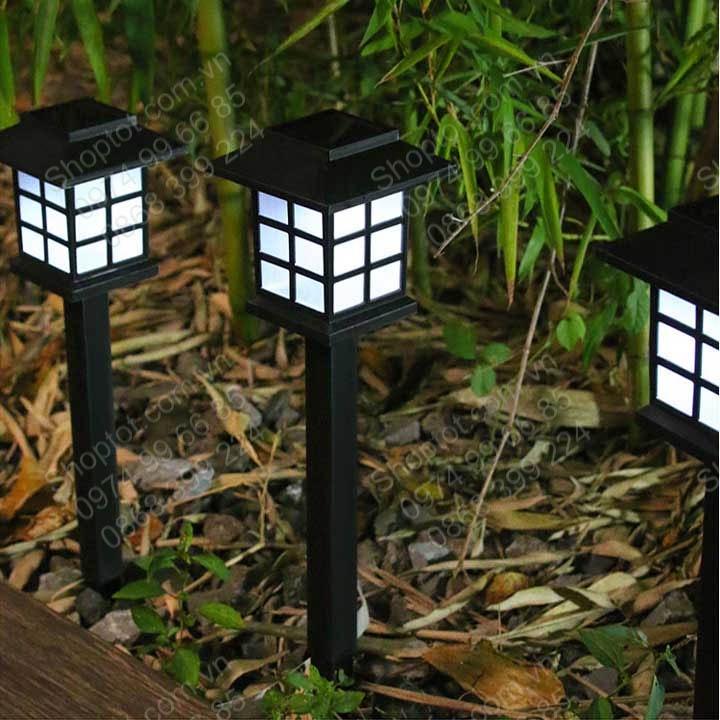 Đèn Led năng lượng mặt trời cắm sân vườn vỏ nhựa ABS rất bền