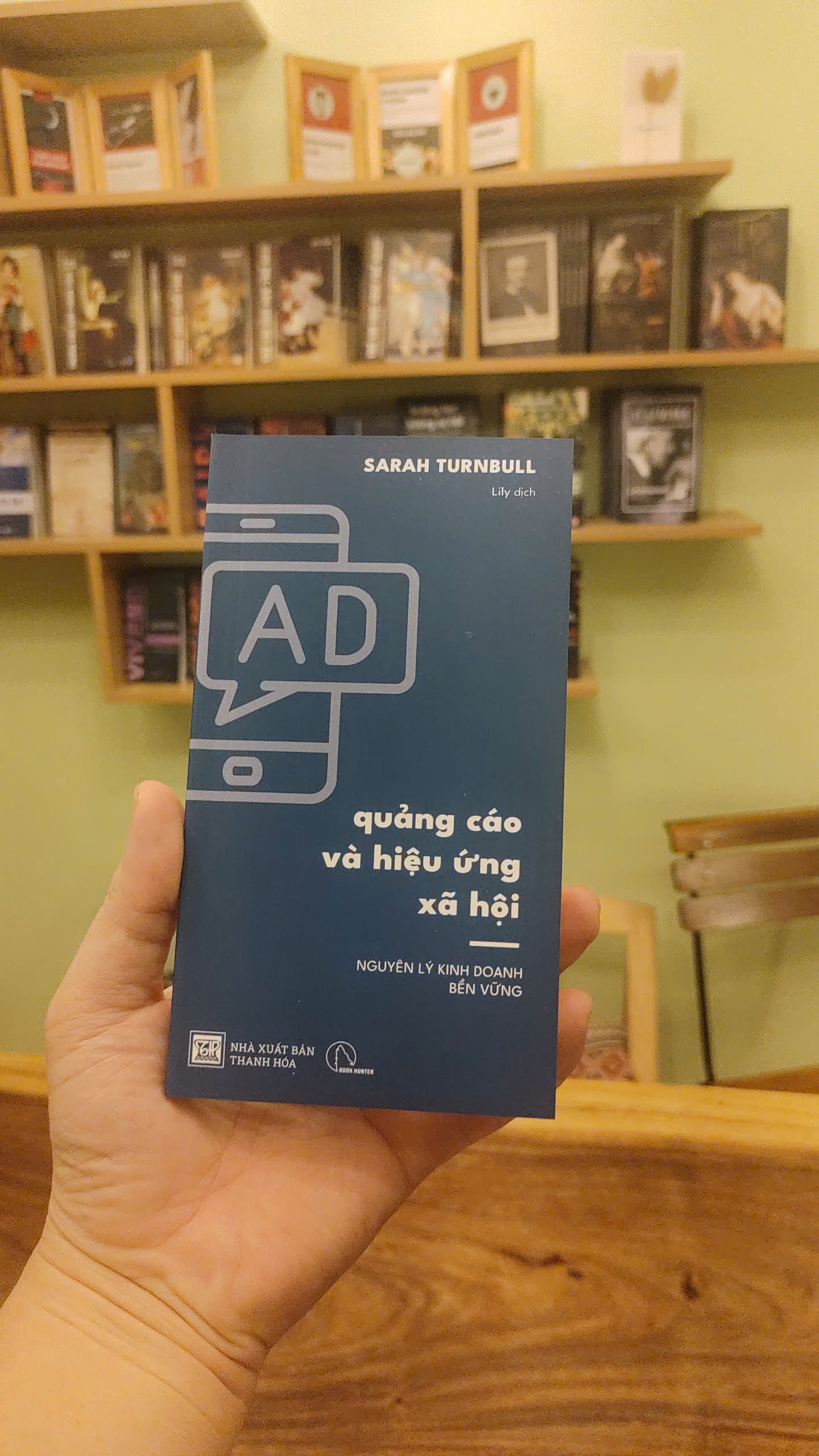 QUẢNG CÁO VÀ HIỆU ỨNG XÃ HỘI – Sarah Turnbull – Book Hunter