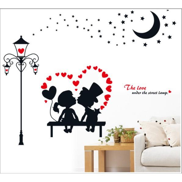 Decal trang trí tường - Đôi tình nhân lãng mạn