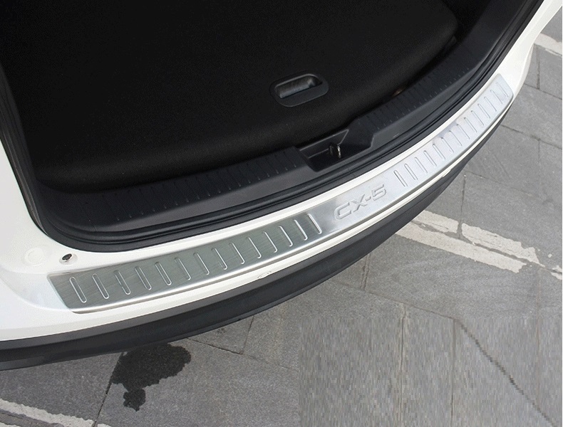 Bộ ốp chống trầy Cốp INOX dành cho xe Mazda CX-5 2018