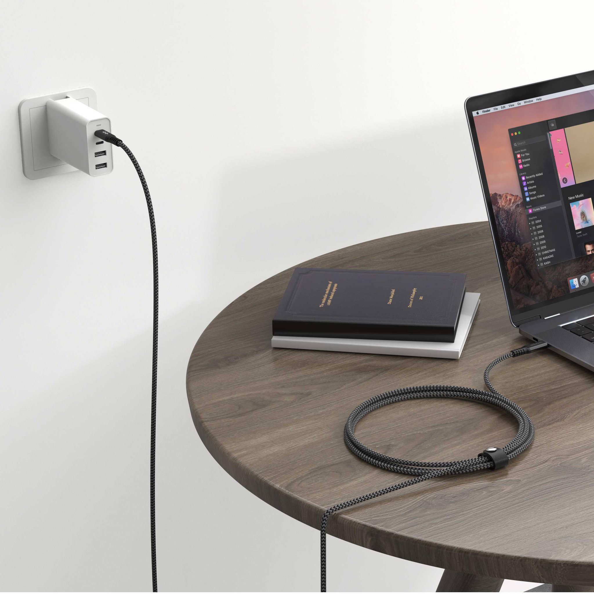 Cáp USB-C To USB-C 2M HyperDrive Data & Charging 10GBPS + 100W Chiều dài 2M, đảm bảo công suất sạc nhanh - Hàng Chính Hãng