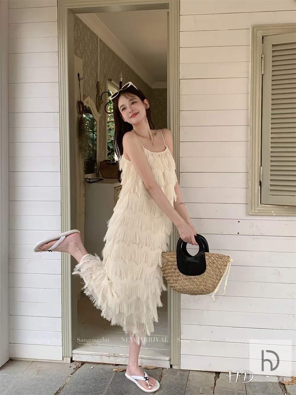 ĐẦM MAXI ĐI BIỂN HAI DÂY SUÔNG TRƠN LÔNG VŨ MIDI DẠO PHỐ DỰ TIỆC