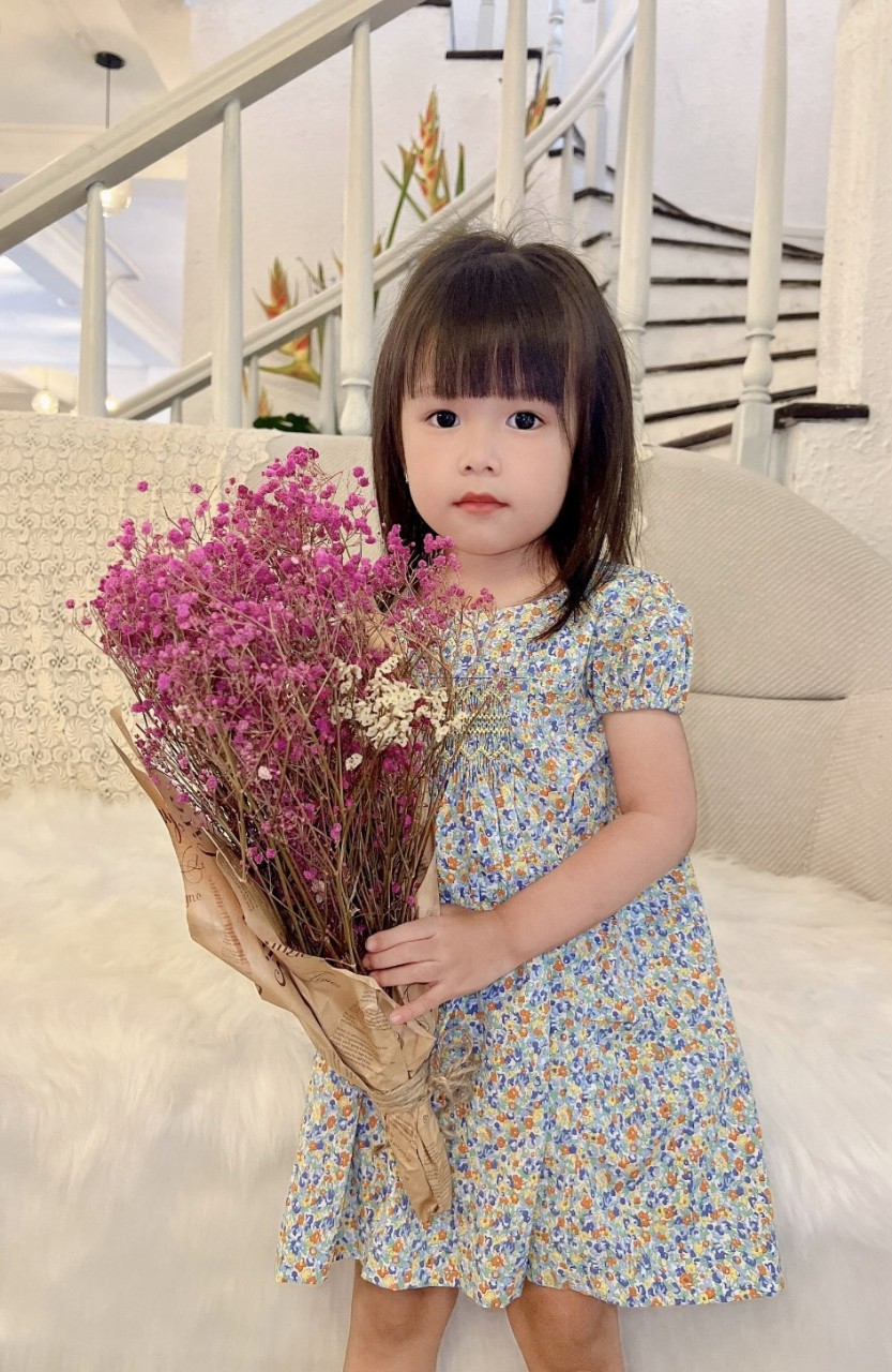 ĐẦM BÉ GÁI TAY NHÚN PHỒNG THÊU MÓC XÍCH NGỰC