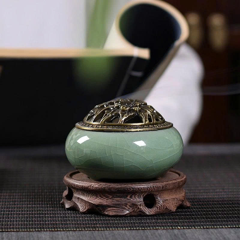 Lư Đốt Xông Trầm Hương , Chất Liệu Gốm Sứ