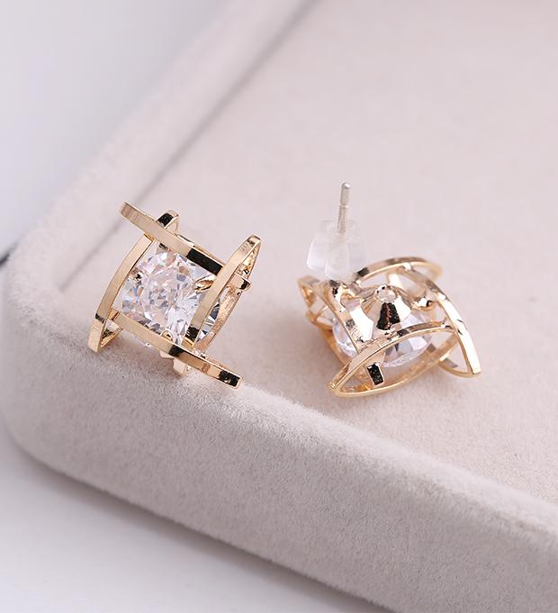 Bông tai khuyên tai nữ hình học rỗng đính đá