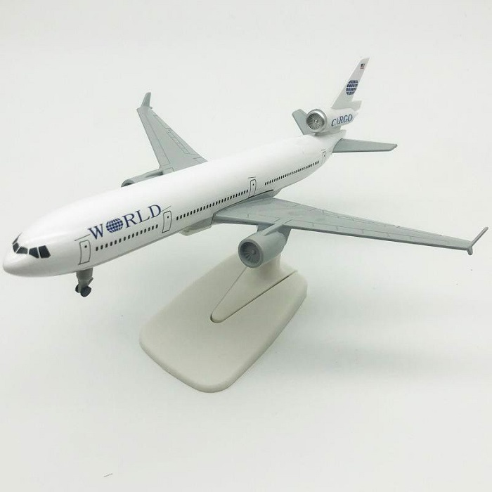 Mô hình máy bay World Airways Cargo MD-11 20cm có bánh xe