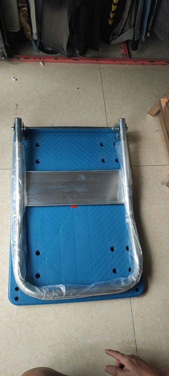 Xe đẩy hàng nhựa tải trọng 200 KG