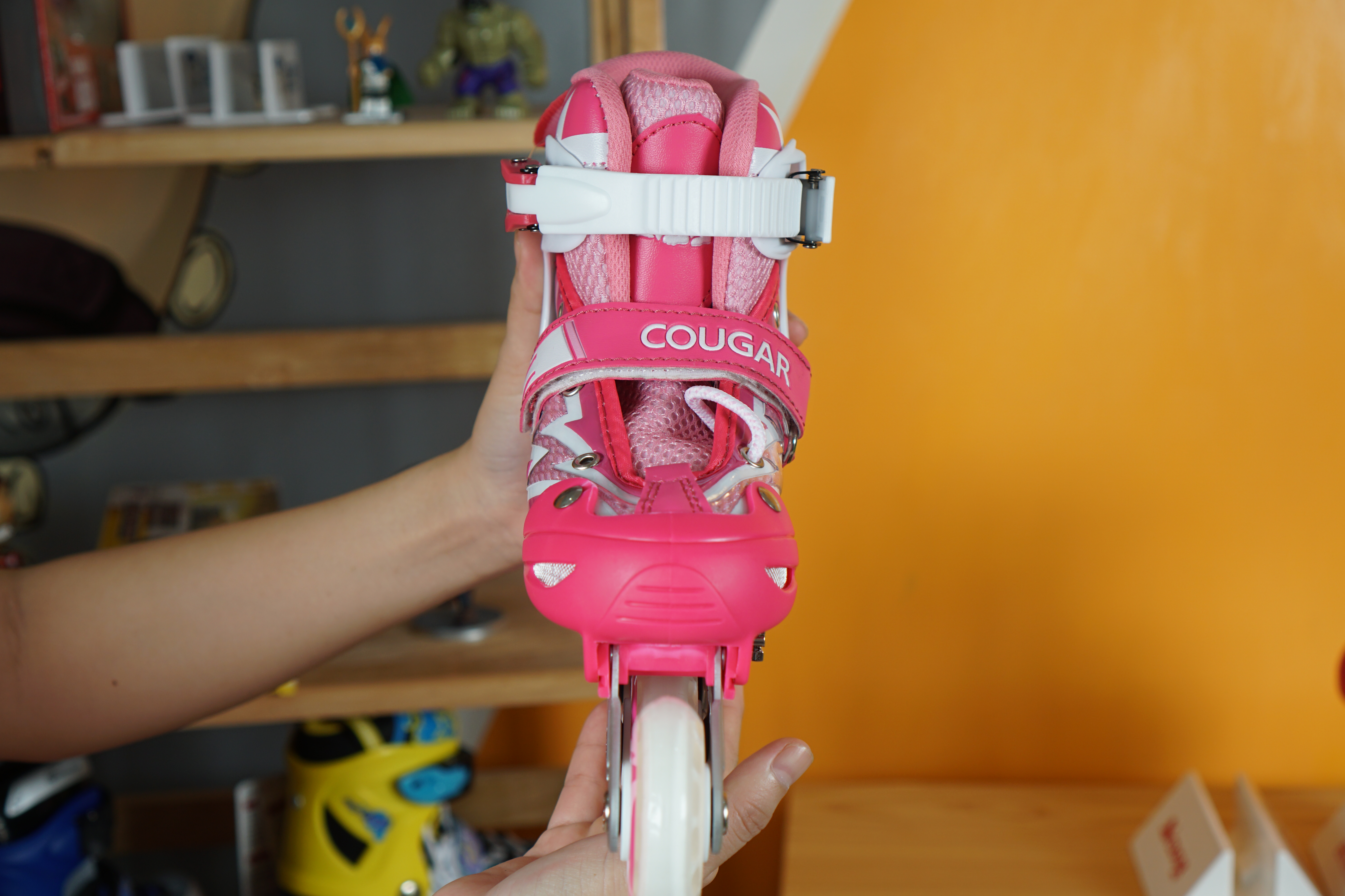 Giày trượt patin COUGAR 835L-12  Hàng chính hãng , giày có thể điều chỉnh size có thể sử dụng 1-2 năm