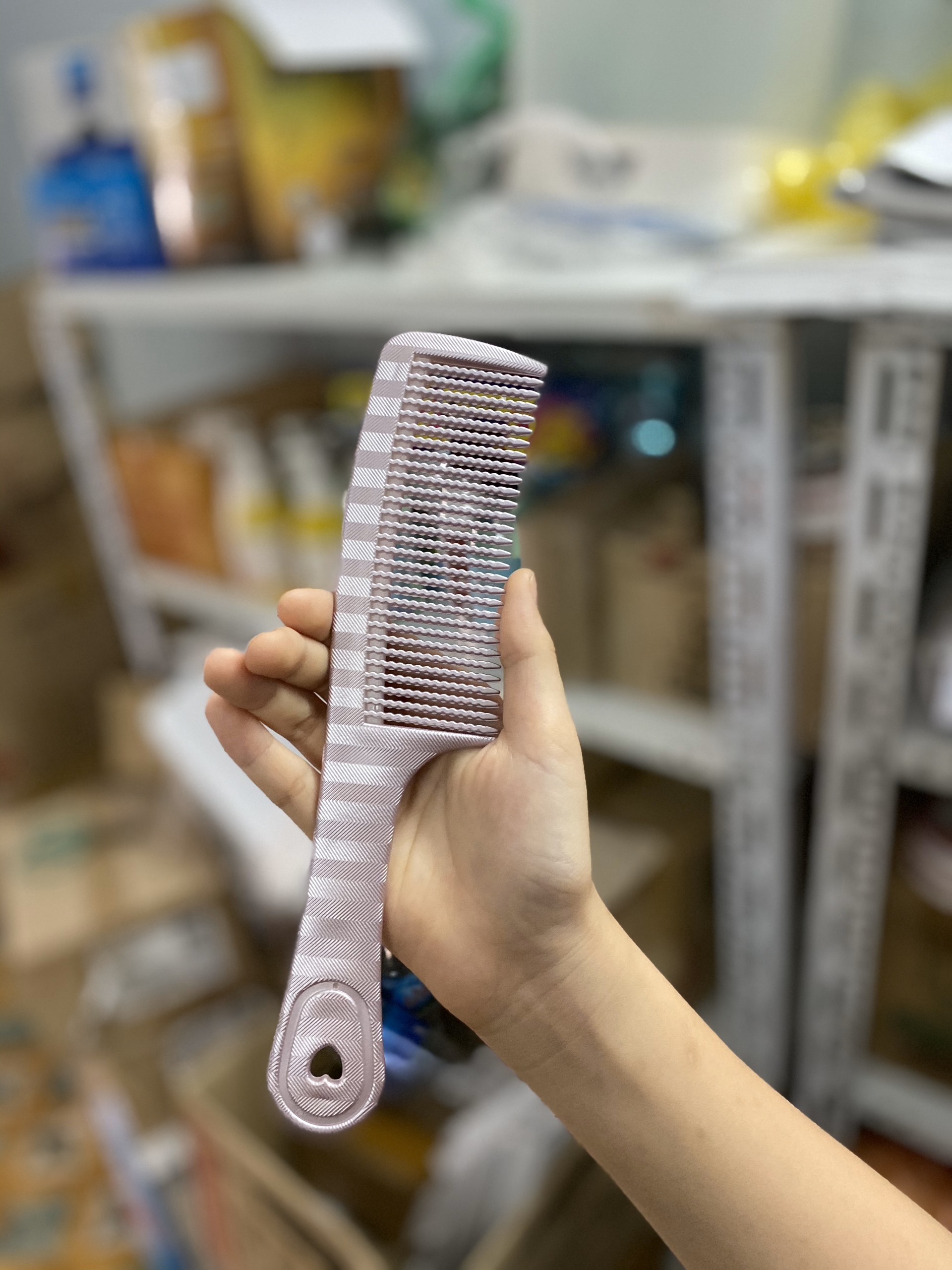 Lược chải tóc có hương thơm cỡ lớn sản xuất tại Hàn Quốc