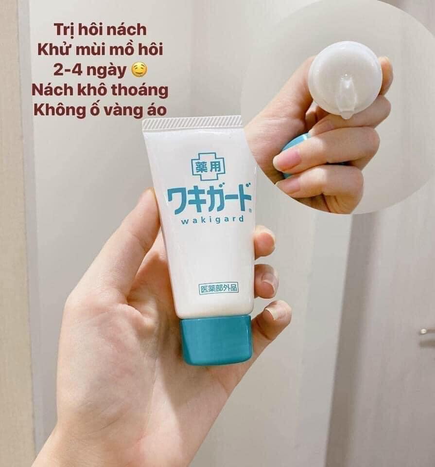 Lăn Gel Kobayashi khử mùi hôi vùng nách Waki Guard 50g Nhật bản