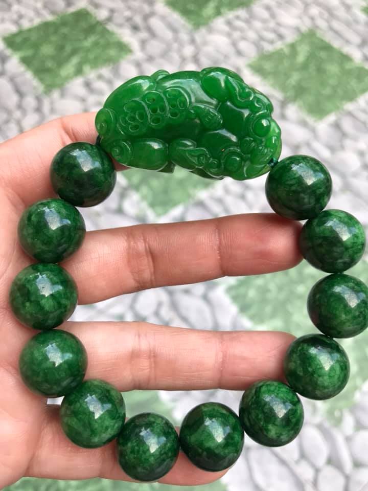 VÒNG TAY PHONG THỦY ĐÁ CẨM THẠCH TỲ HƯU HÚT TÀI LỘC MAY MẮN VÒNG NAM MỆNH THỦY , MỆNH MỘC ĐEO Ạ NAM TAY TO 75KG - 90KG ĐEO