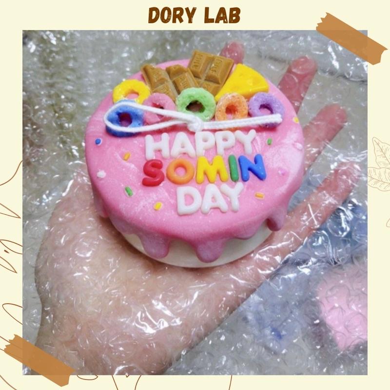 Nến Thơm Handmade Bánh Kem Kẹo Ngũ Sắc Trang Trí Chữ Theo Yêu Cầu - Dory Lab