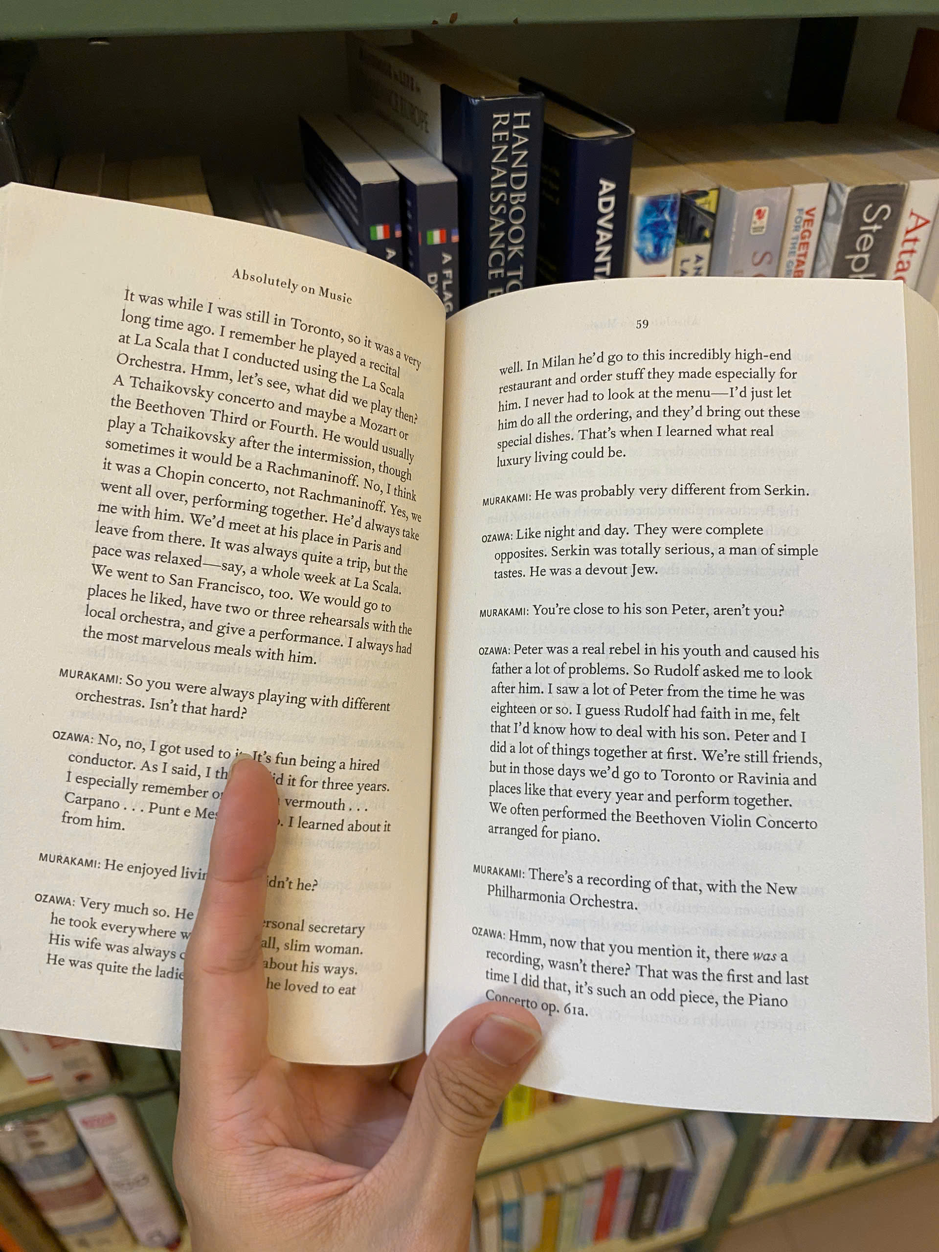 Sách - Absolutely On Music: Conversations with Seiji Ozawa by Haruki Murakami | Music Nonfiction / An intimate conversation about music and creativity / Ngoại văn Tiếng Anh