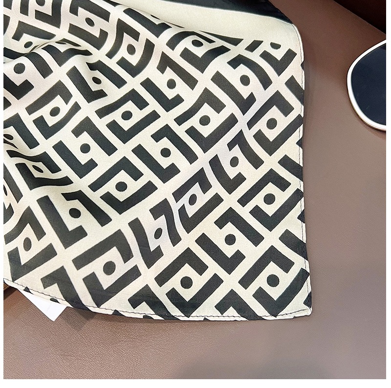 KHĂN CHOÀNG LỤA DÁNG DÀI CỰC SANG PHONG CÁCH TÂY ÂU SANG XỊN MỊN MÃ 08