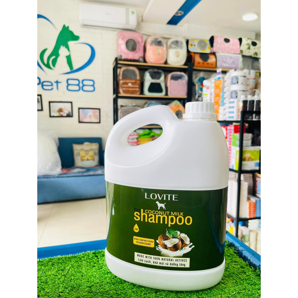 ￼Sứa tắm 2in1 Lovite coconut milk làm sạch, khử mùi và dưỡng lông cho chó mèo
