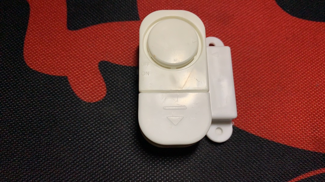Chuông gắn cửa báo động còi hú pin rời có sẵn pin lắp đặt đơn giản- Hàng nhập khẩu