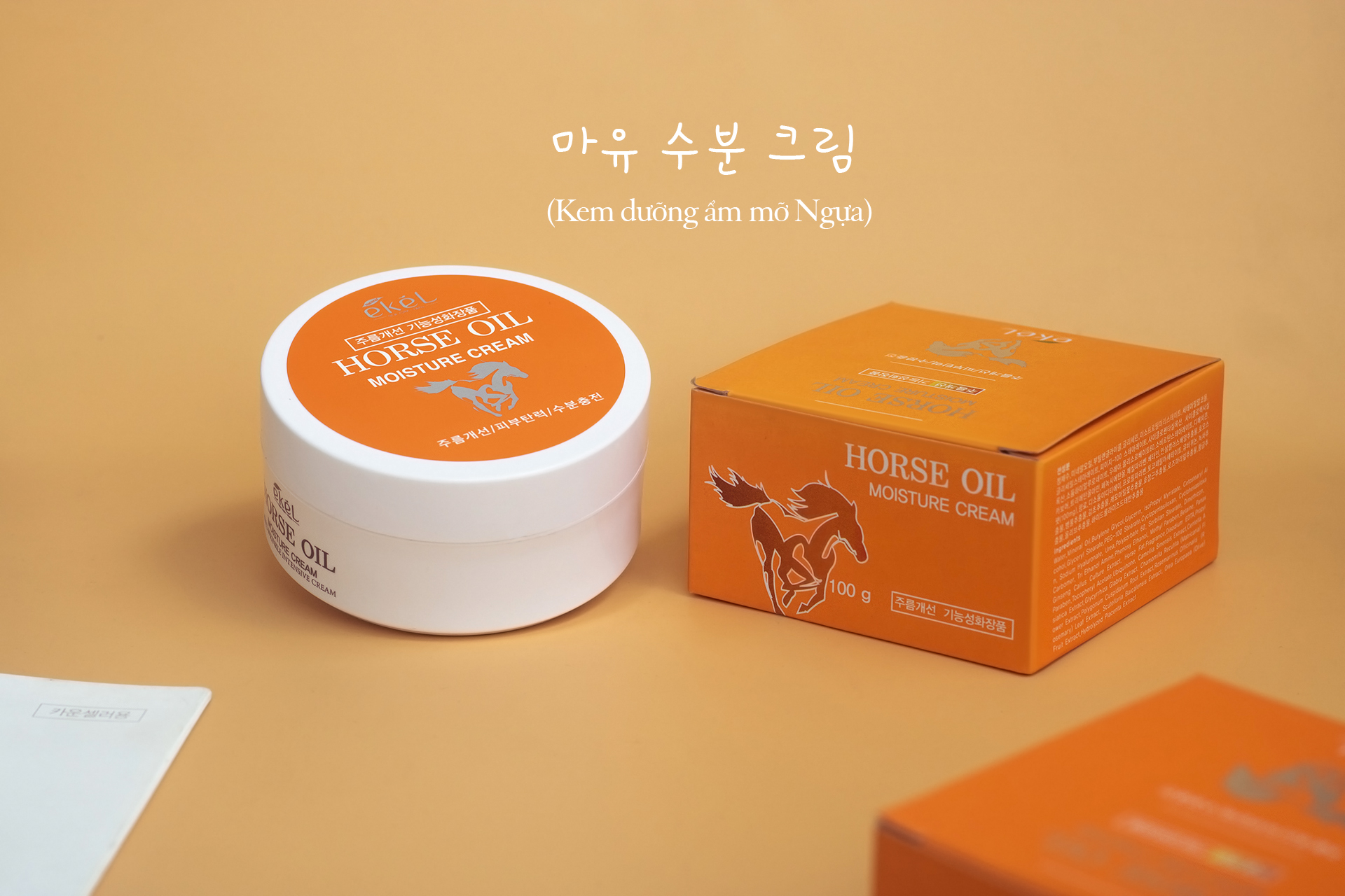 Kem Dưỡng Ẩm Da Tinh Chất Dầu Ngựa Ekel Horse Oil Moisture Cream ( Date 3/2023 )