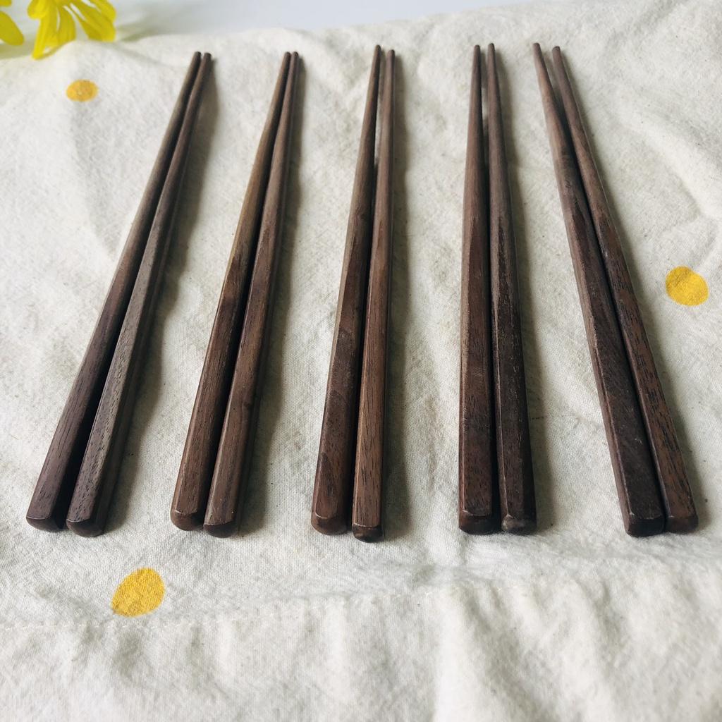 ĐŨA GỖ ÓC CHÓ Nhỏ 19cm, Đũa Gỗ Ăn Cơm Cho Bé, An Toàn Cho Sức Khỏe, Đũa Gỗ Tự Nhiên, Chụp Ảnh Decor